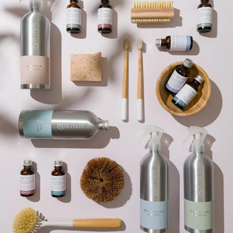 Kit di detersivi naturali ricaricabili alla spina